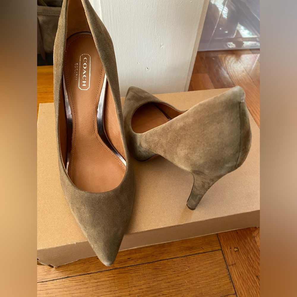 COACH- leather/ suede pumps. Worn to dinner maybe five times. Size 7B